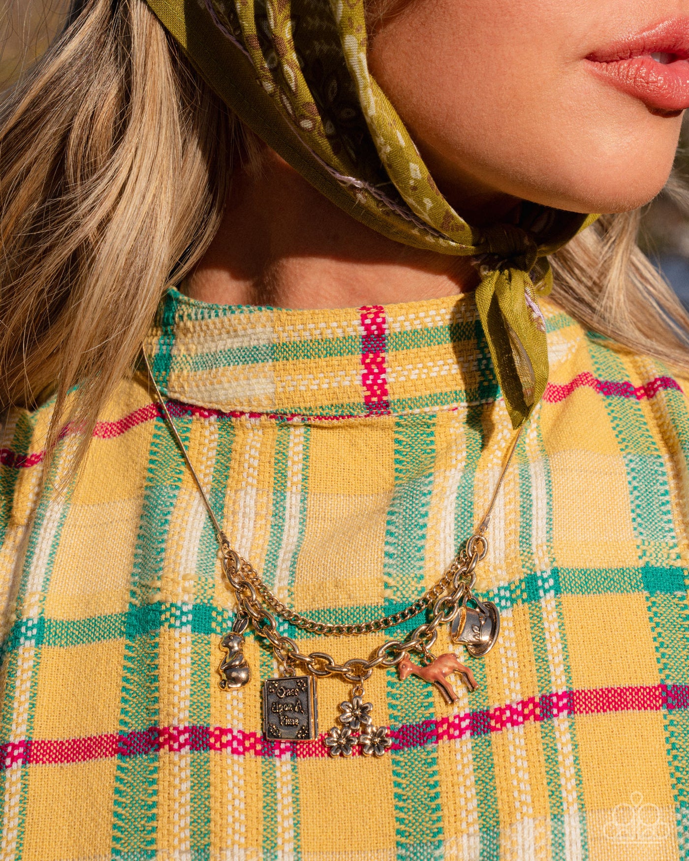 Paparazzi Storybook Setting - Gold