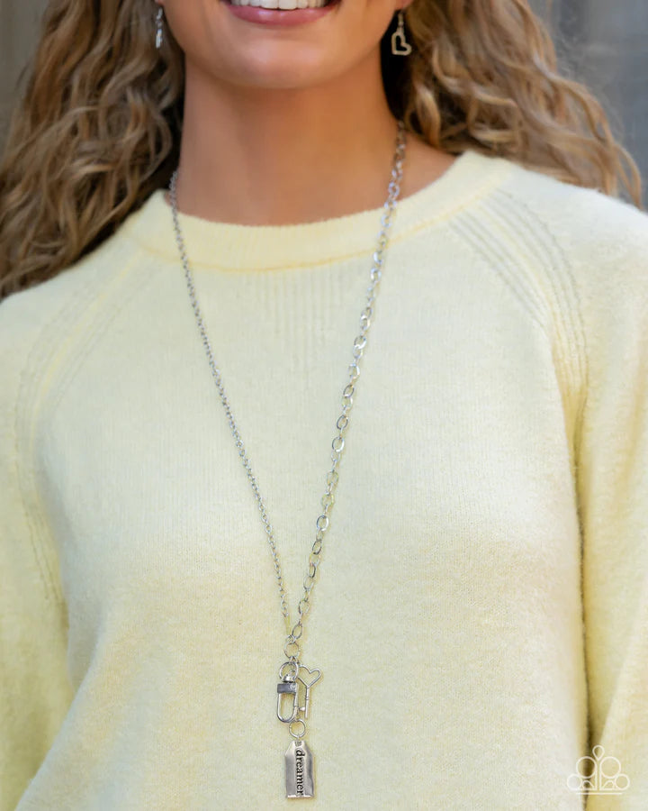 Paparazzi Dreamy Direction - Silver