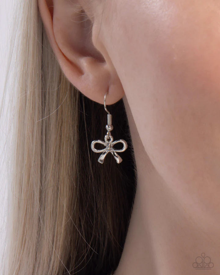 Paparazzi BOW the Knee