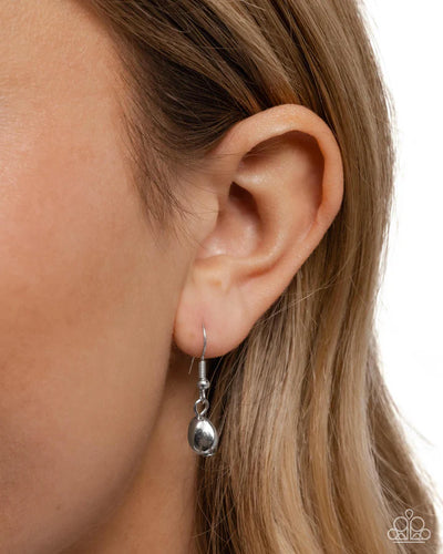 Paparazzi Sand Dollar Statement - Silver