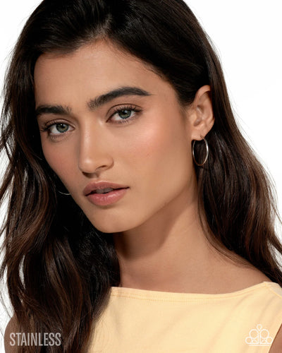 Paparazzi LOP Surmounting Sheen - Silver