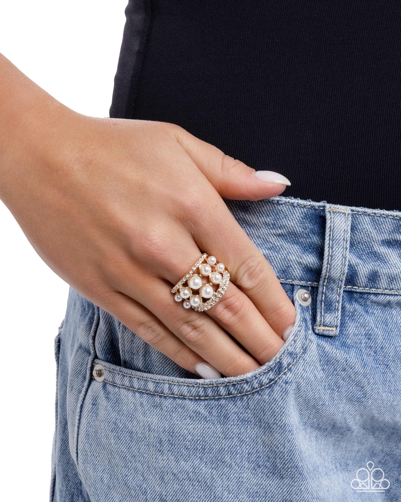 Paparazzi Glossy Gallery - Gold