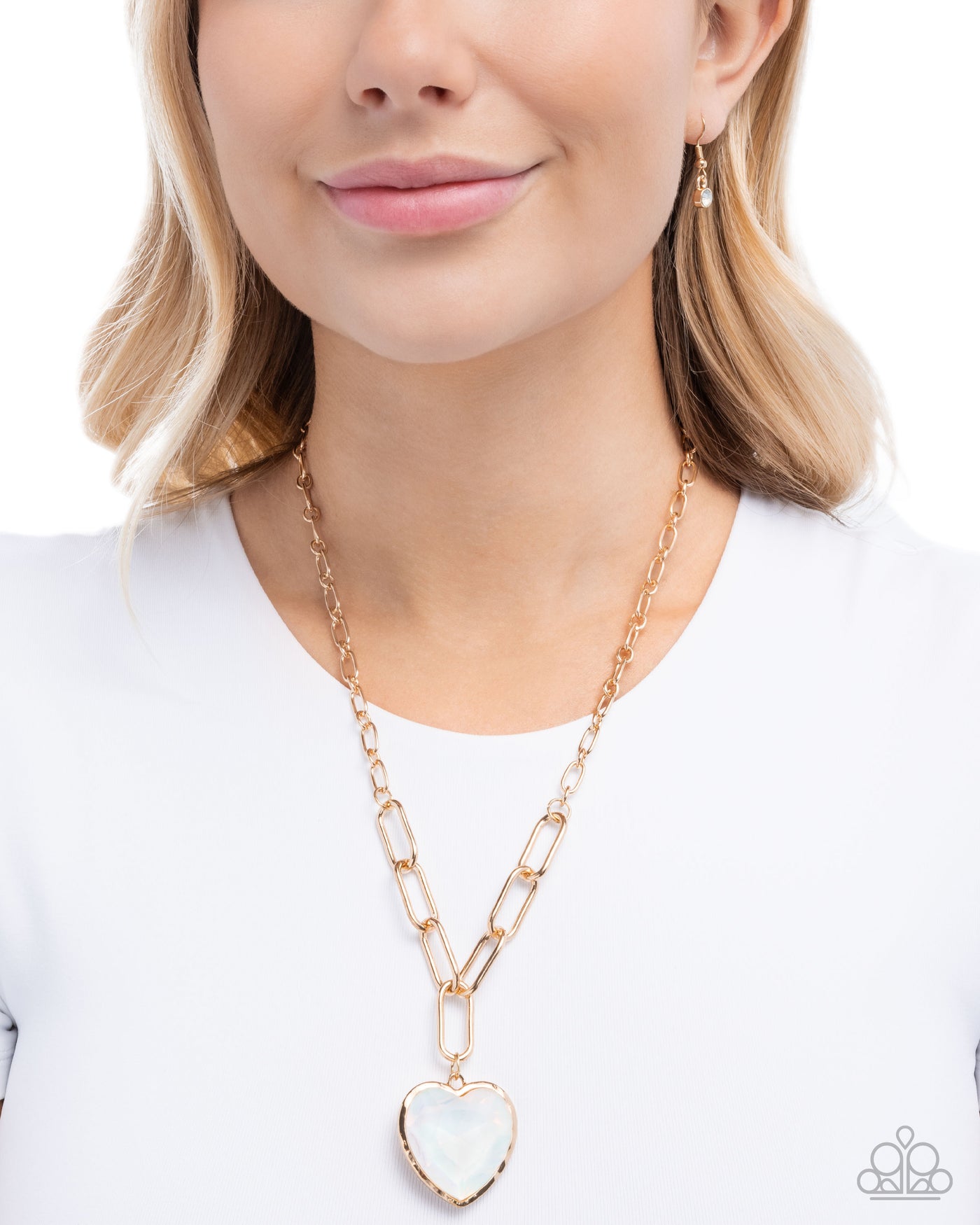 Paparazzi HAUTE Heart - White