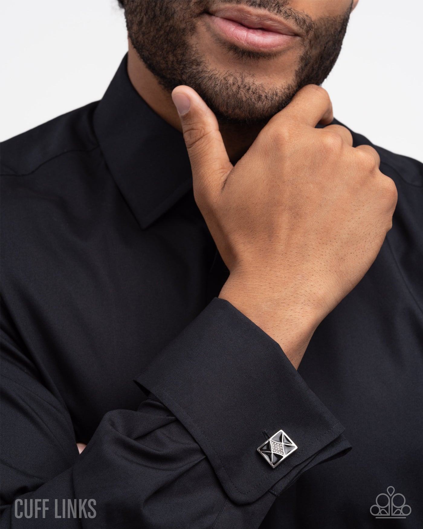 Paparazzi Iconic Invitation - Black