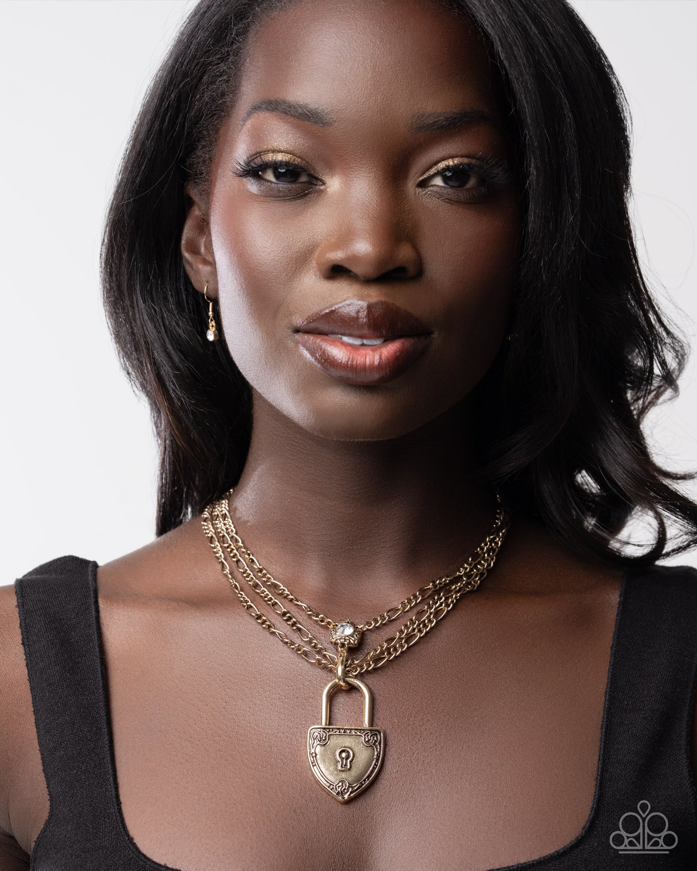 Paparazzi LOCK Show - Gold