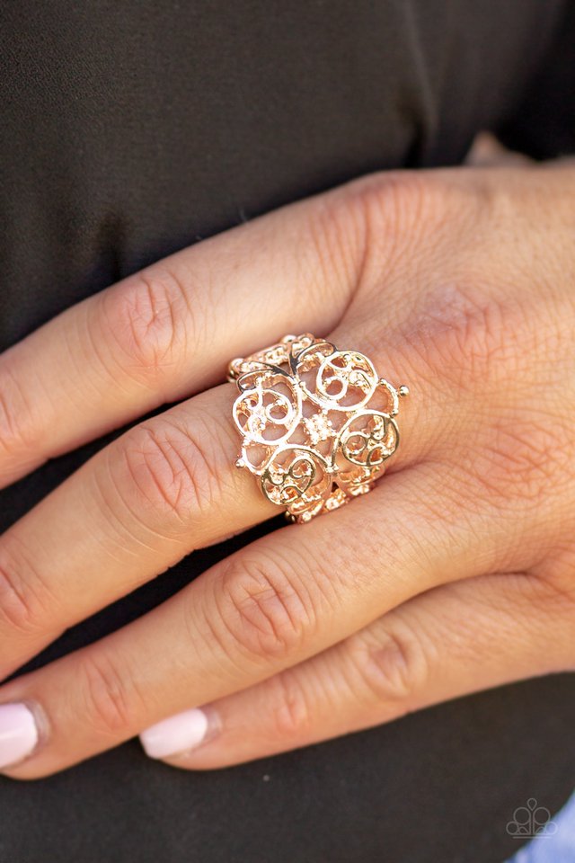 Paparazzi Victorian Valor - Rose Gold Ring