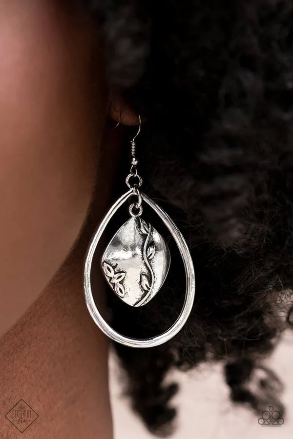 Paparazzi Earring ~ Artisan Refuge - Silver