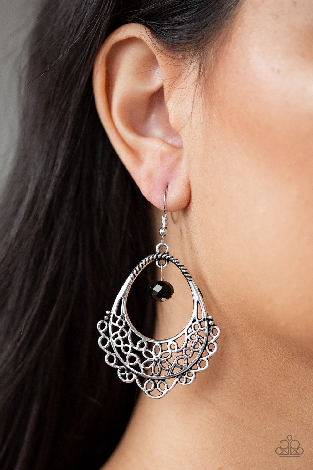 Paparazzi earrings Garden Society - Black
